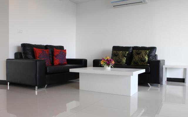 Lae Lay Suites