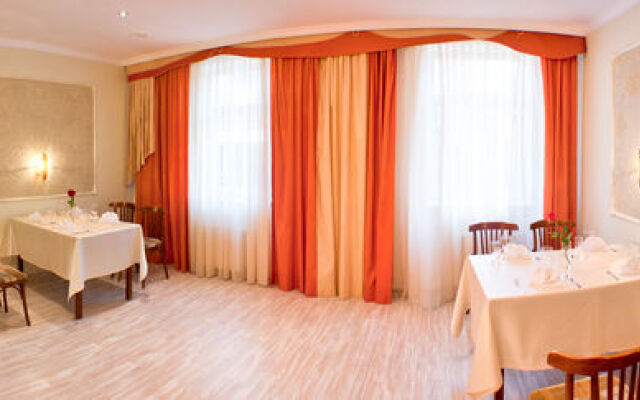 Good Stay Hotel Dinaburg