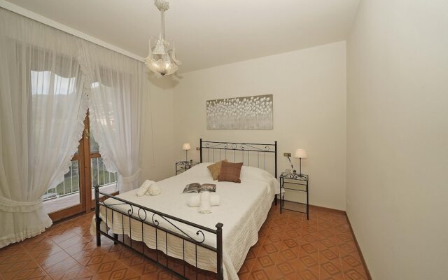 Casa Pel r in Toscolano Maderno