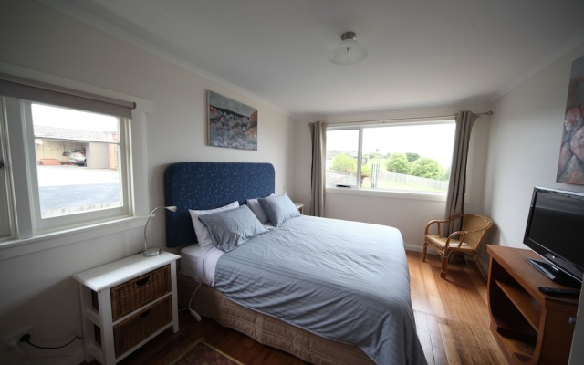 Seaview House Ulverstone – Guest Rooms – West Ulverstone