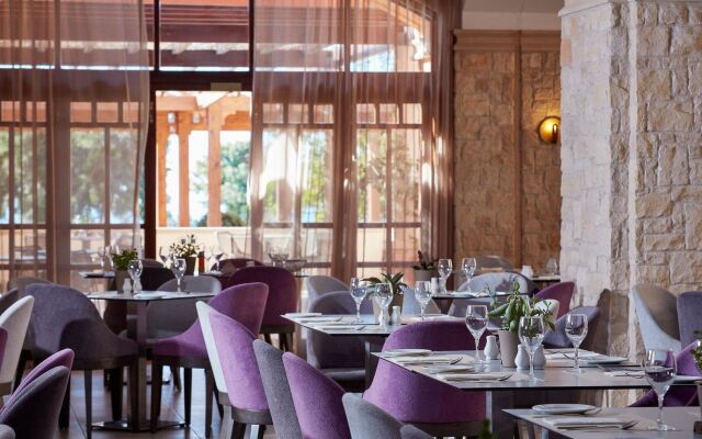 Aphrodite Hills Hotel