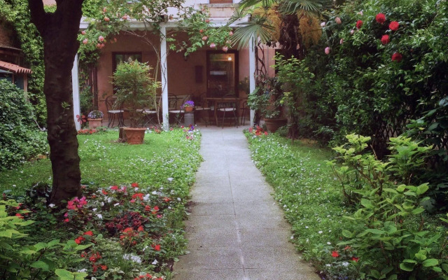 3749 Ponte Chiodo Guest House
