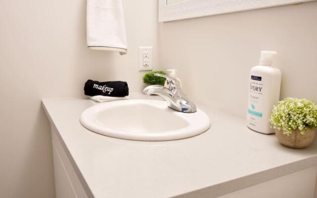 Premium Modern Condo Top Location 2Bed