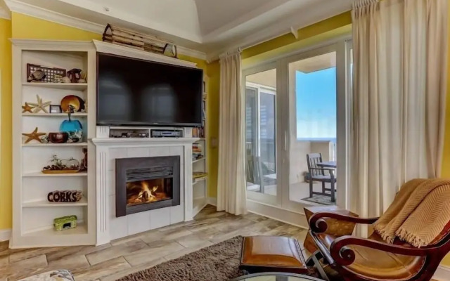 Luxury Condo with Atlantic Ocean View from Private Balcony by RedAwning