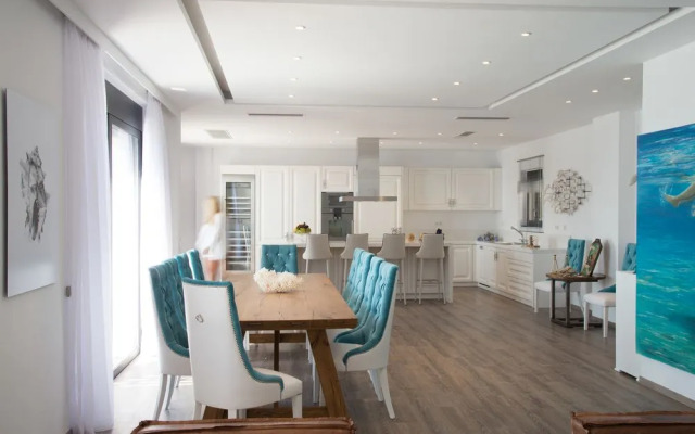 Plaka Sea Front Residence