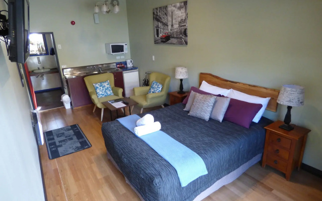 Chateau Backpacker & Motels