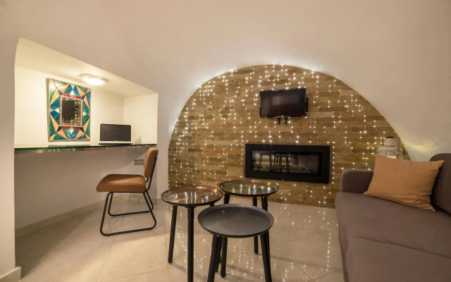 Santorini Suite Home
