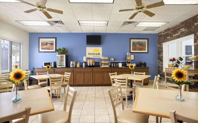 Days Inn by Wyndham Oglesby/ Starved Rock