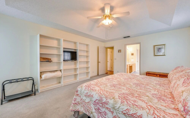 Lovely Family Home w/ Lanai, 6 Mi to Amelia Island