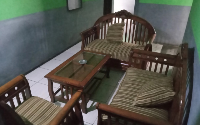 Penginapan 99 by ZUZU