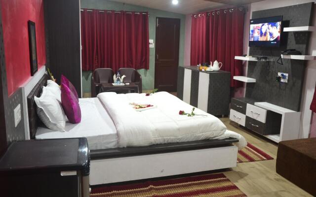 City Plaza Guest House and Restaurant