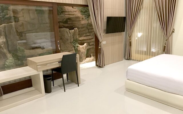 Hillside Suite Guest House