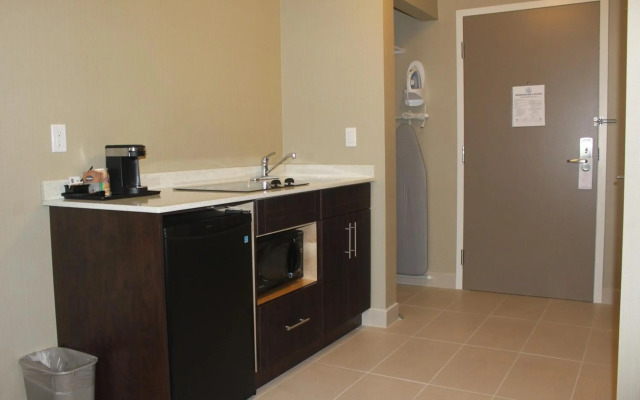 Meridian Inn & Suites Lloydminster