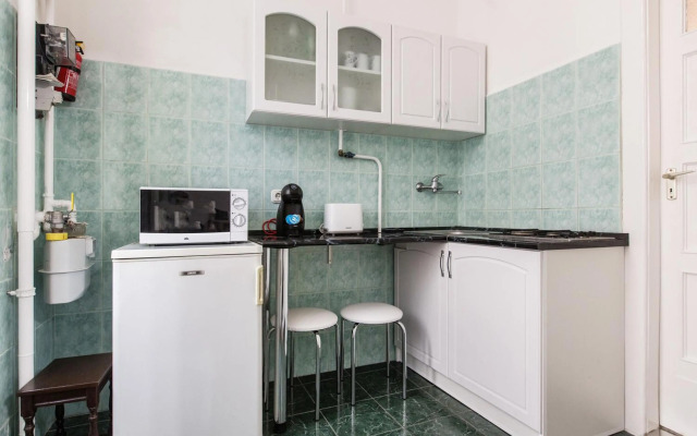 W2 Synagogue Apartment