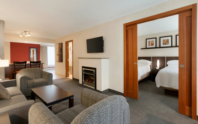 Embassy Suites Montréal by Hilton