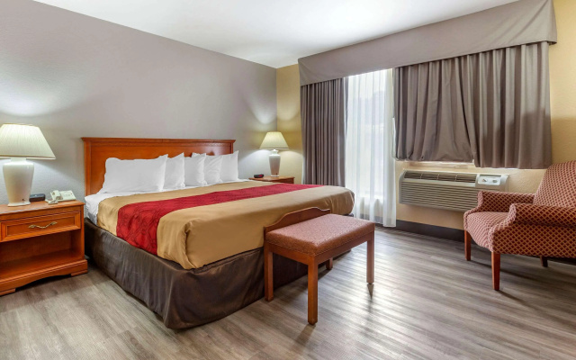 Econo Lodge & Suites Southern Pines - Pinehurst