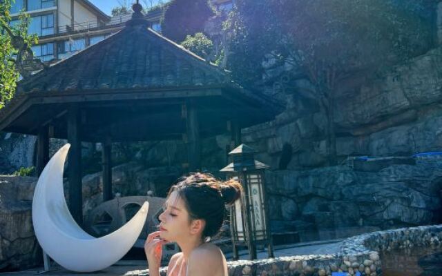 Yulongshan Dong Spring Resort