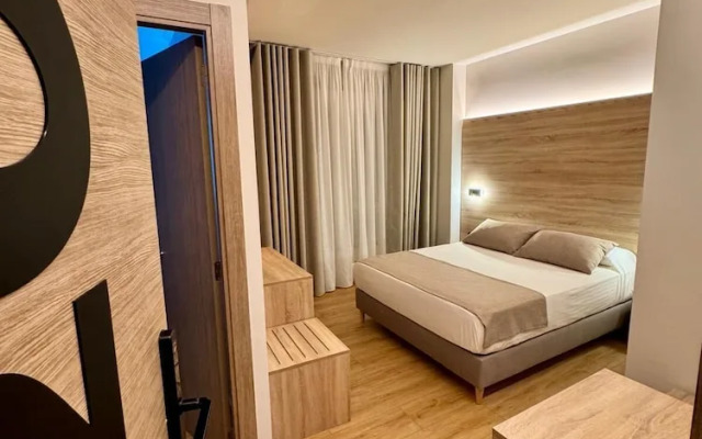 Miramar Suites