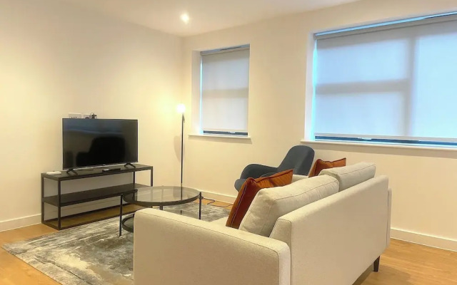Cosy Modern Townhouse, 5mins to Tube, 02, Excel