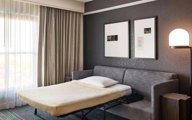 Renaissance® Phoenix Glendale Hotel & Conference Center