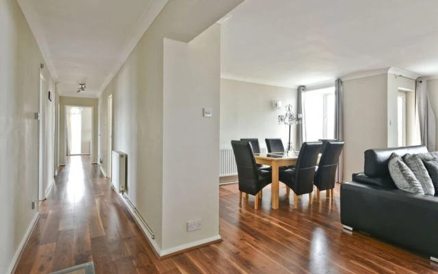 Stunning Penthhouse apt