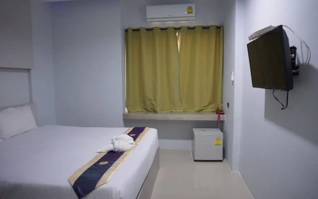 C2U Hotel Uthai Thani - Adults Only