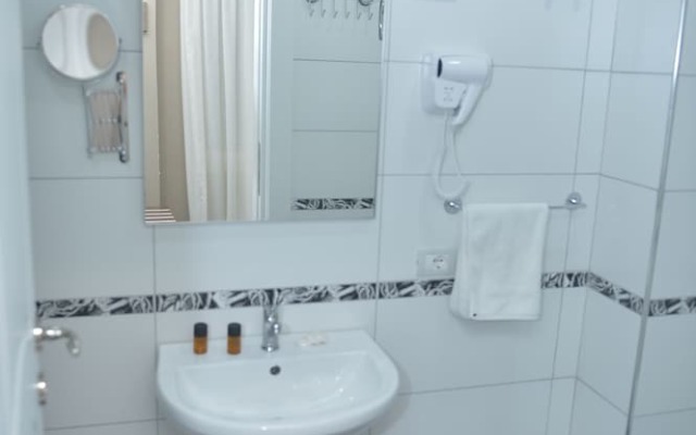 Twin Towers Hotel