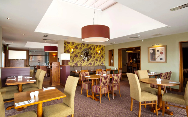Premier Inn Edinburgh Airport - M9 Jct1