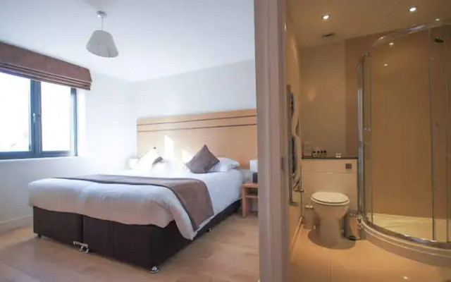 Crompton House Apartments