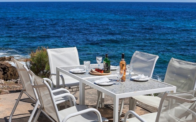 Mallorca front line property sea access