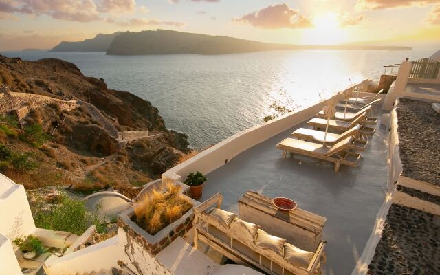 Oia Mare Villas