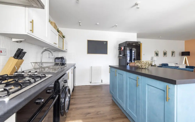 JOIVY Stunning 2-Bed Flat W/ Free Parking