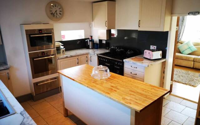 Charming 5-bed House in Boston Lincolnshire