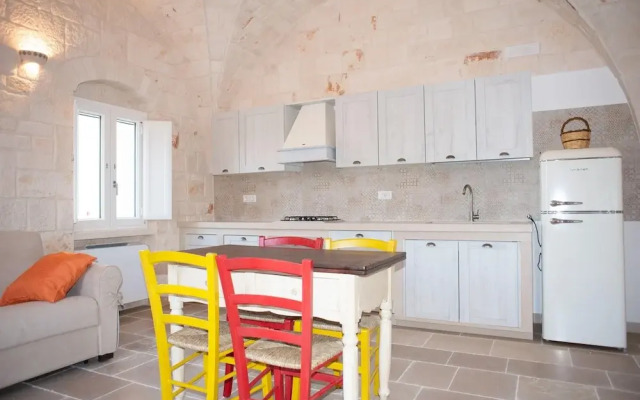 Poolside Holiday Home Near Cisternino