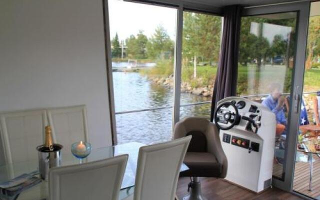 Houseboat Jyväskylä