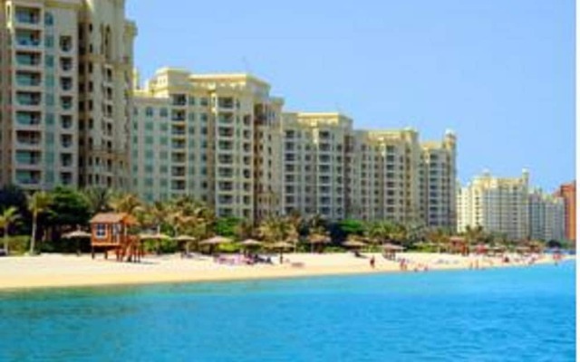 Private Beach Shoreline Luxurious Apartment