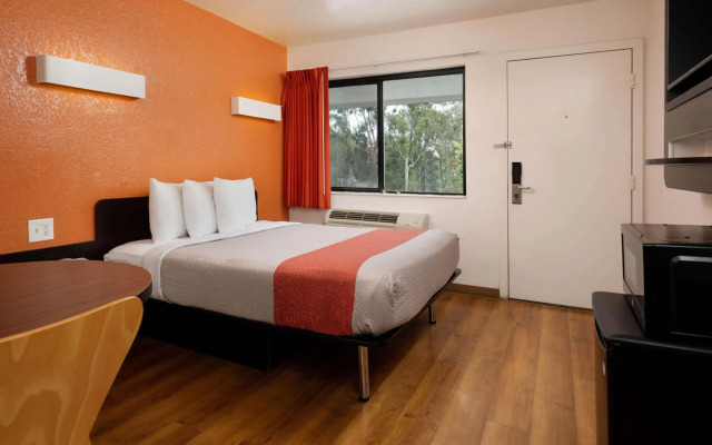 Motel 6 Camarillo, CA