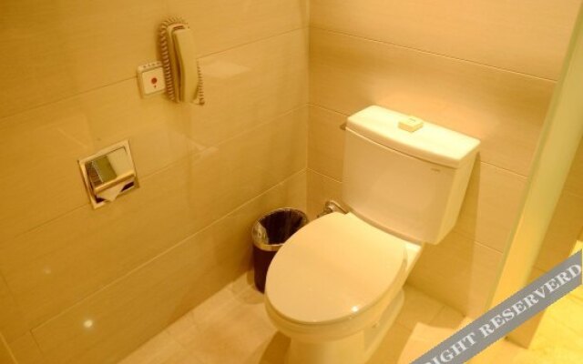 Chunqiu Holiday Hotel
