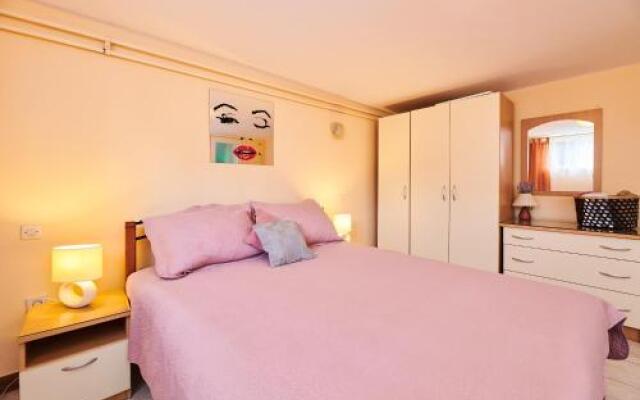 Seafront Apartment Jadri