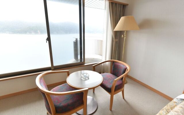 Marine Port Hotel Ama