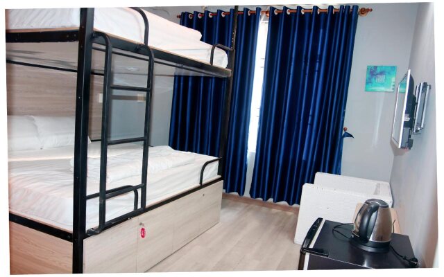 Cruise Hostel