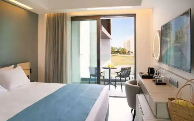 Mercure Larnaca Beach Resort