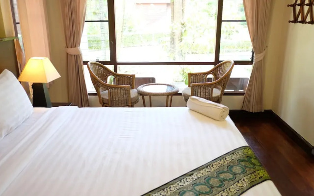 Lah Own Khaolak Resort