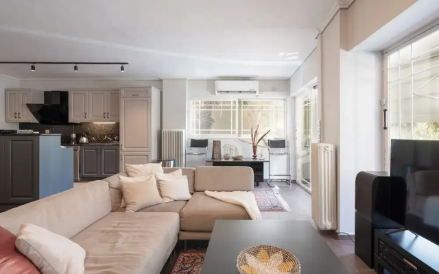 Seaside 2 bedrooms apartment in Glyfada