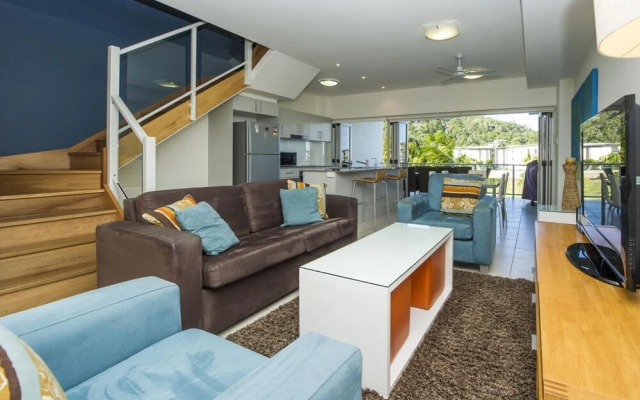 Beachside Apartment 10