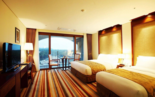 Raon Hotel & Resort