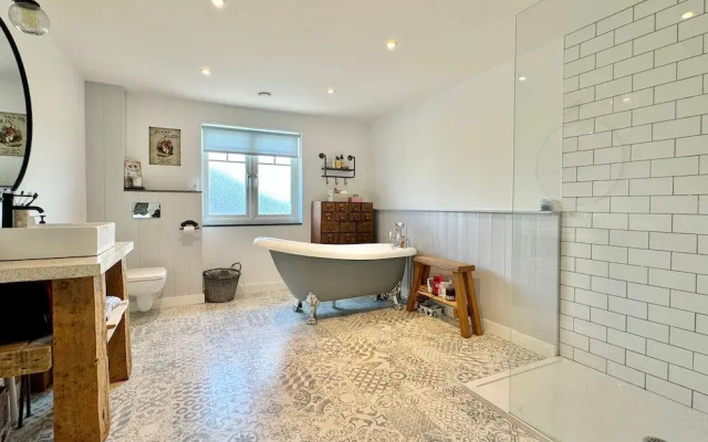 Seawynds Family Home With Far-reaching Sea Views