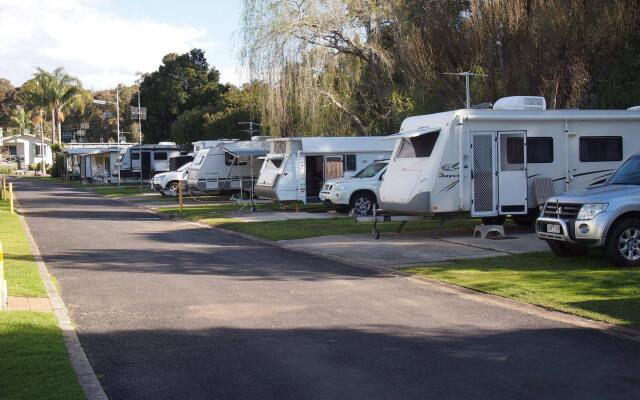 Pleasurelea Tourist Resort and Caravan Park