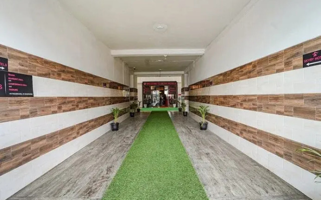 Fabhotel Skyry I