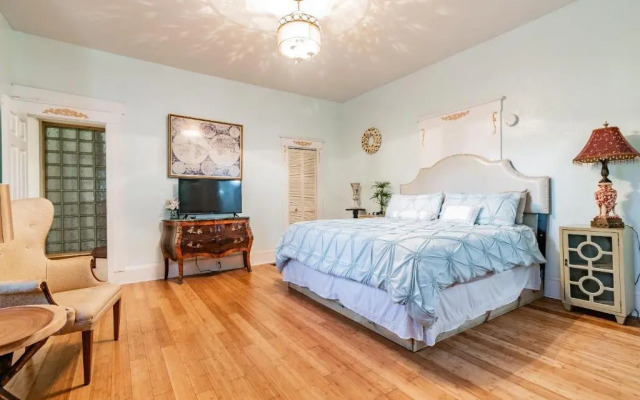 Manatee Palms B&B